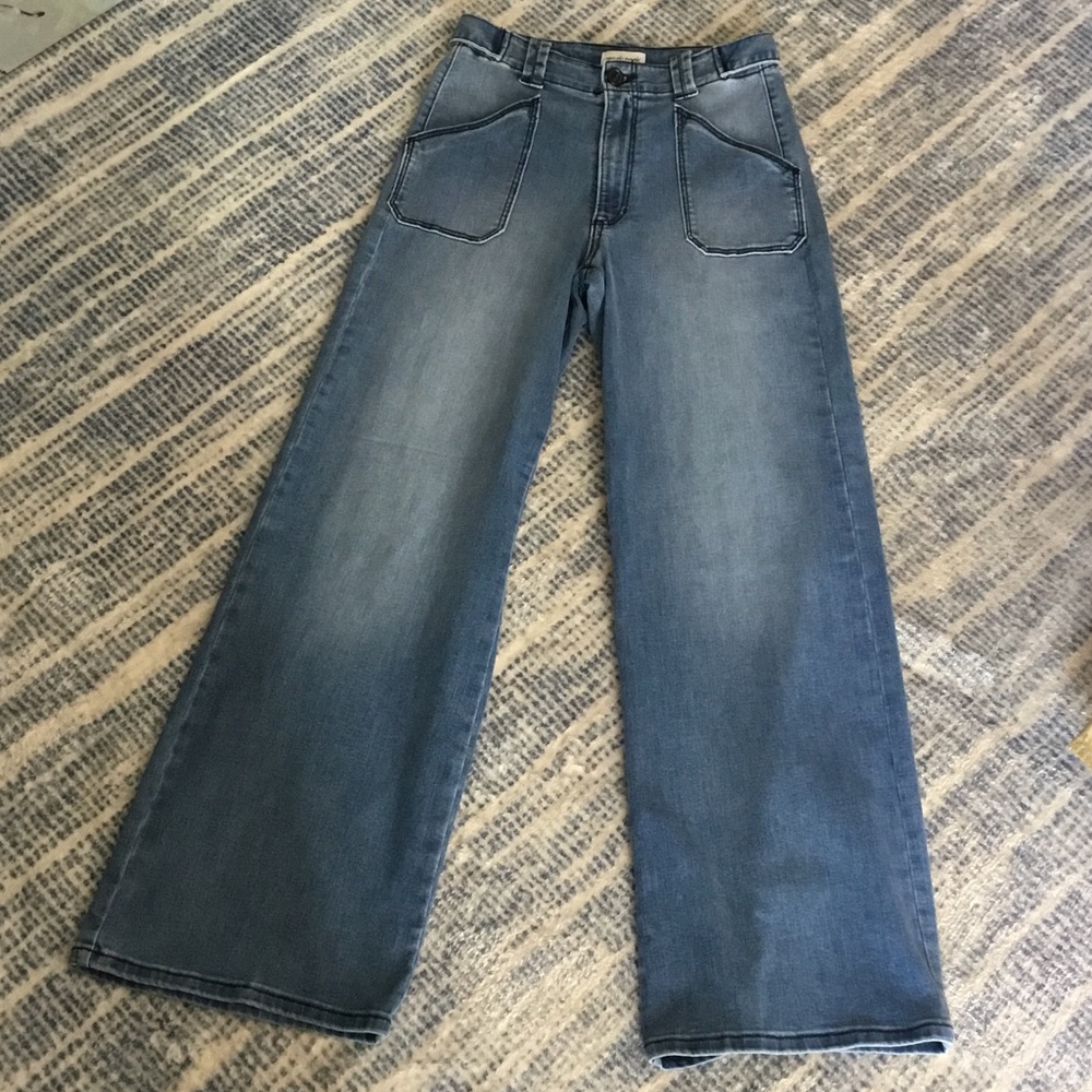 Sneak Peek Betty Non-Distressed High Rise Wide Leg Jeans (Medium Light)